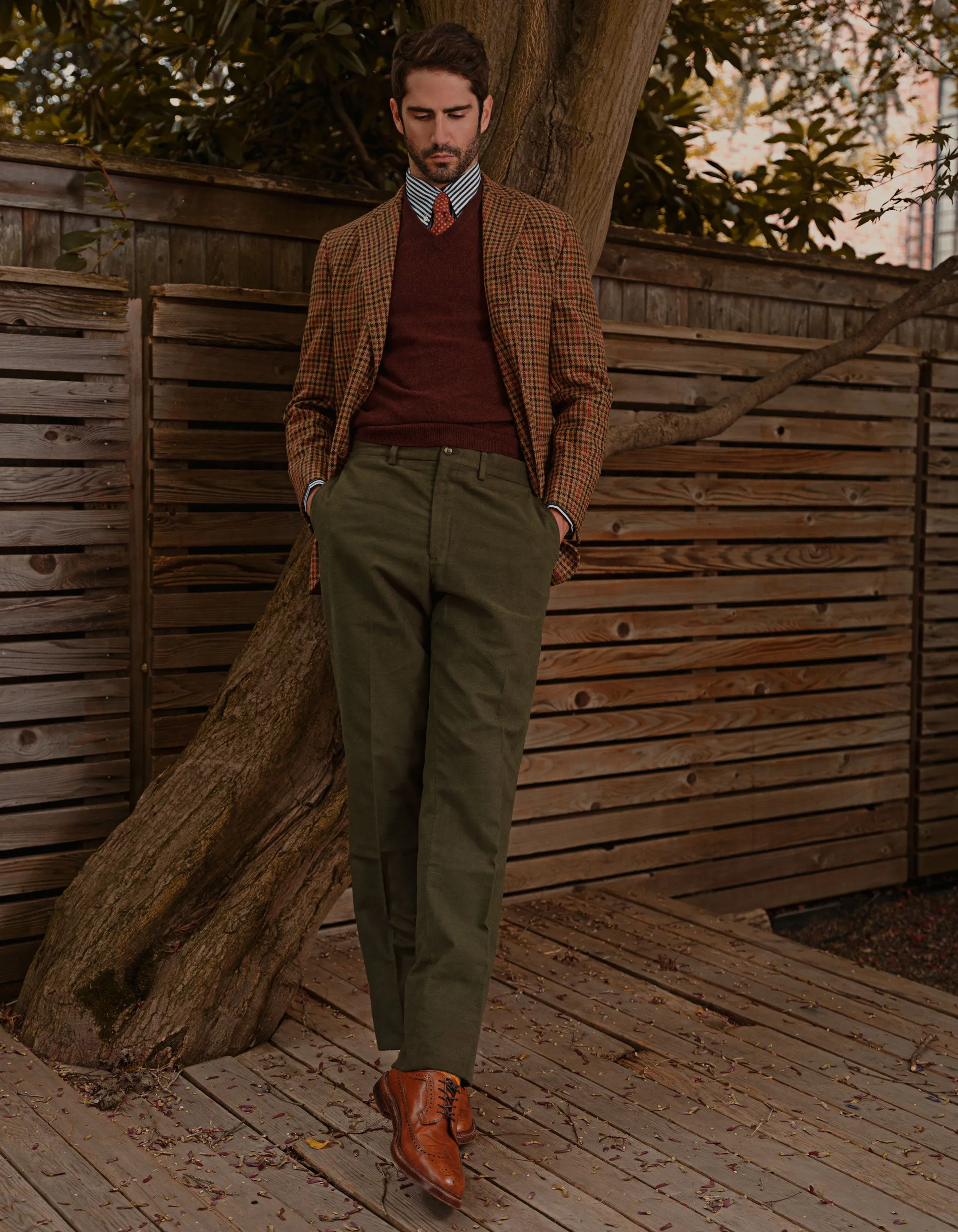 BURGUNDY LAMBSWOOL V NECK VEST