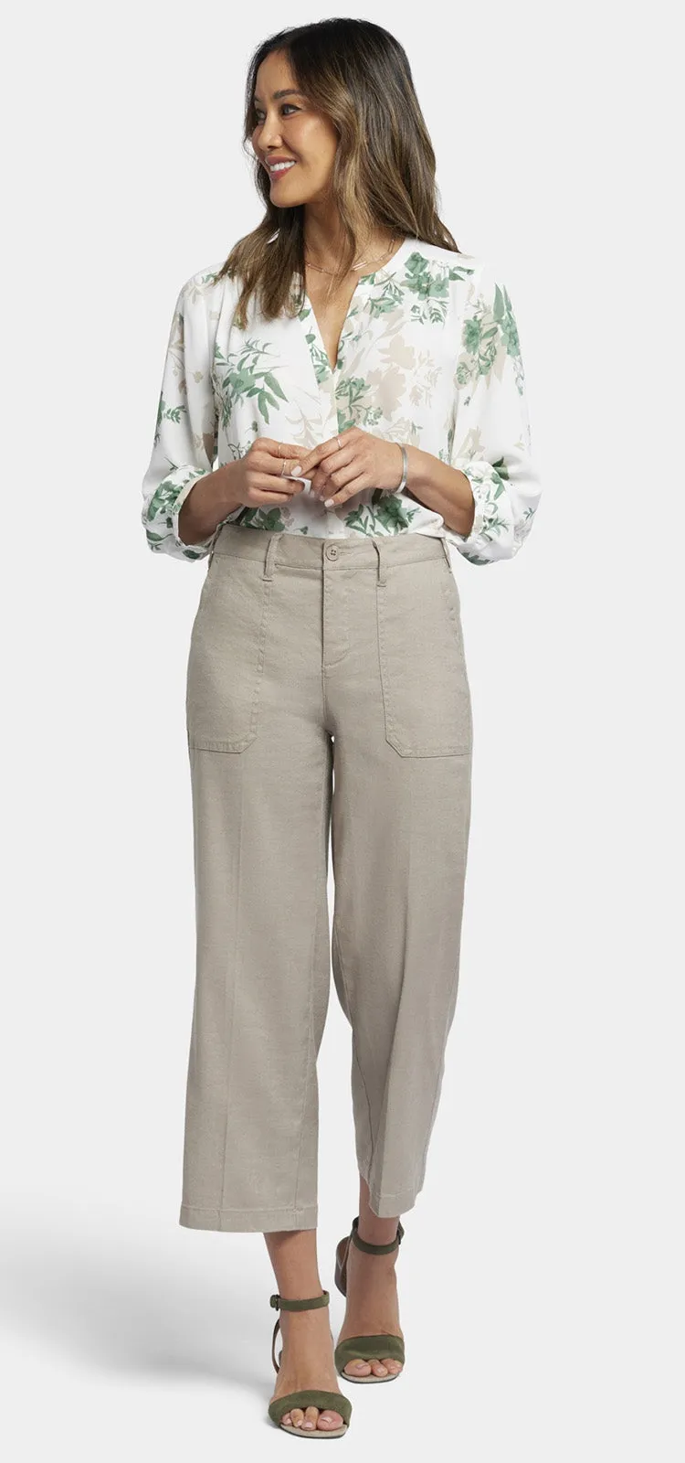 Wide Leg Cargo Capri Pants In Stretch Linen | Saddlewood