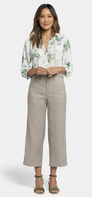 Wide Leg Cargo Capri Pants In Stretch Linen | Saddlewood