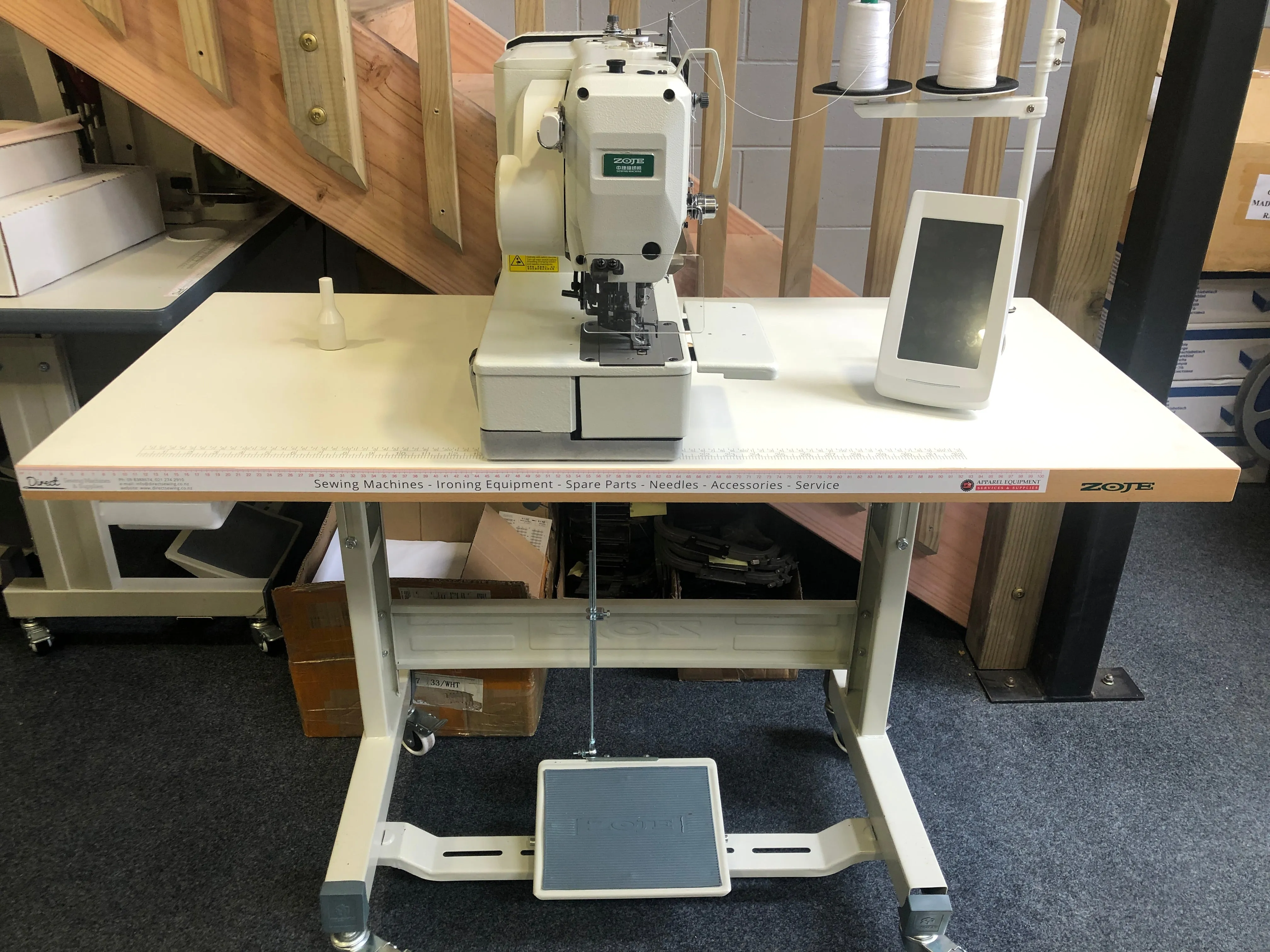 Zoje Industrial Electronic Buttonhole Machine